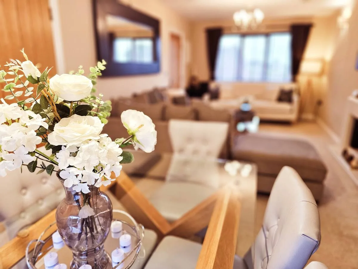 Beautifully presented Chase N Ewe interior
